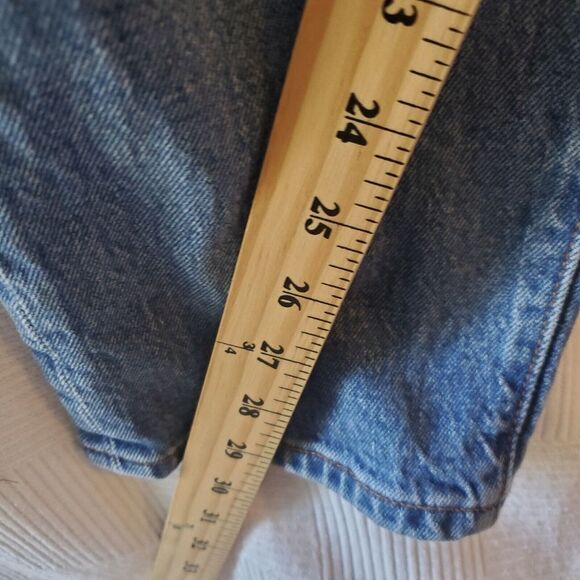 Levis 501 T Jeans Womens 32 Tapered Leg Button Fly 100%‎ Cotton 32x29 - Picture 7 of 10